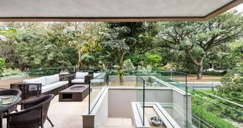 Casa para venda por R$ 11.000.000,00 em Alto de Pinheiros, São Paulo-SP