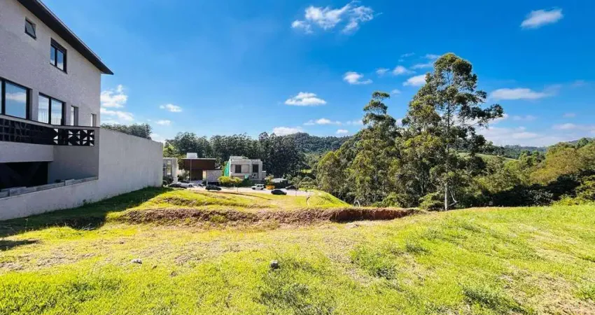 Terreno à venda em Alphaville, Santana de Parnaíba, SP