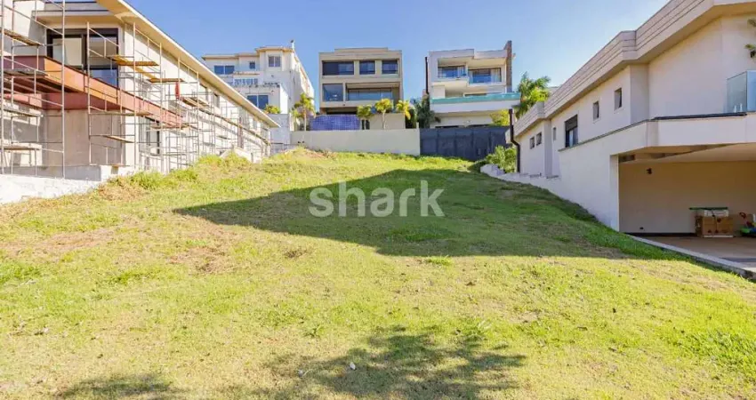 Terreno para venda por R$ 1.750.000,00 em Alphaville, Santana de Parnaíba-SP