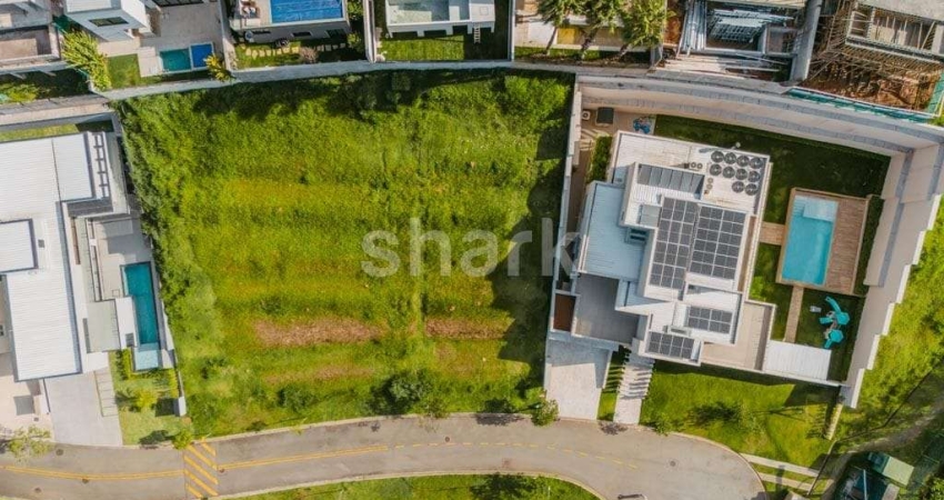 Terreno para venda por R$1.550.000,00 em Alphaville, Santana de Parnaíba, SP