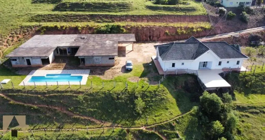 Sítio à venda em extrema-mg, área rural: 3 quartos, 1 sala, 1 banheiro, 4 vagas, 60.500m² de área. venha conferir!
