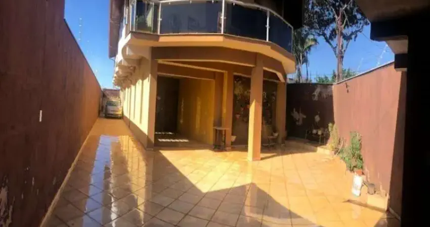 Sobrado de luxo com 4 quartos e 1 suíte no altos de bragança - bragança paulista-sp: 417,59m², 3 salas, 3 banheiros e 2 vagas.