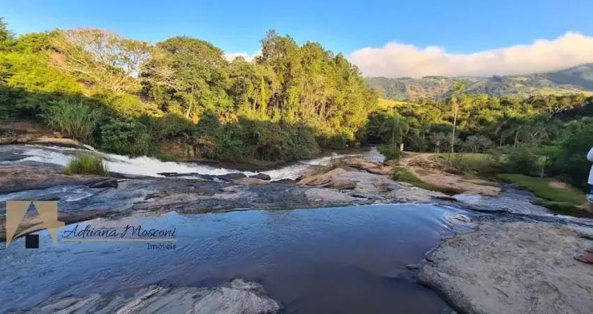Chácara à venda em extrema-mg, bairro salto do meio: 3 quartos, sala, banheiro, 300m² de área. aproveite!
