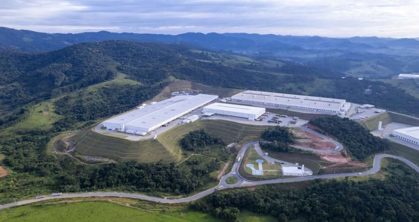 Galpão logístico comercial para locação em Extrema-MG