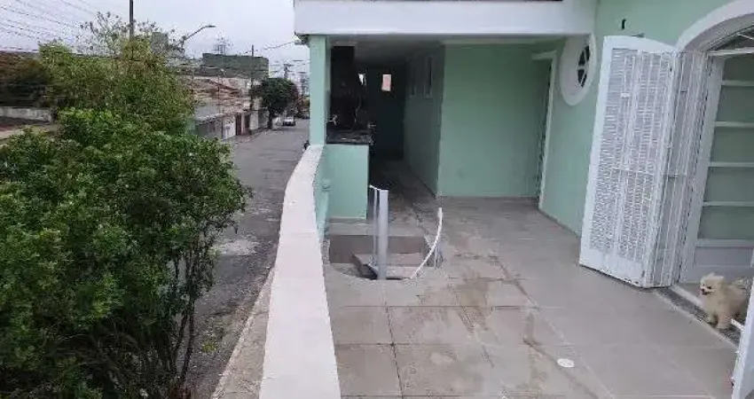 Sobrado no Parque São Vicente, Mauá-SP, com 3 quartos