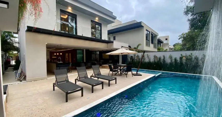 Casa à venda em Bertioga-SP, no bairro Riviera, 7 suítes