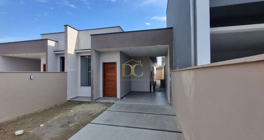Casa Térrea com 3 dormitórios e 6 metros de abertura