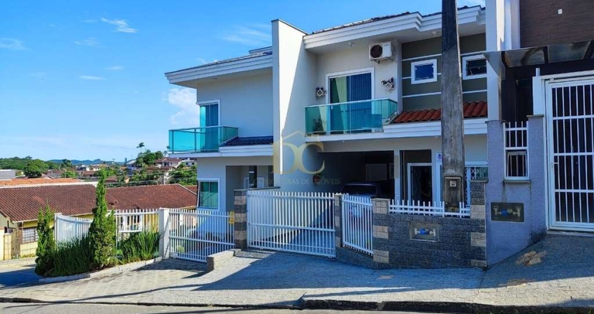 Casa com 3 quartos à venda no Petrópolis, Joinville 