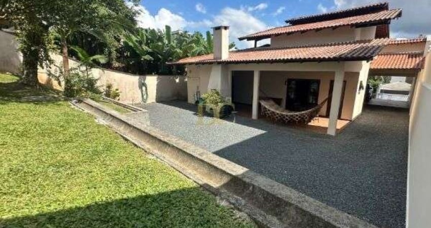 Casa Plana Averbada no Costa e Silva com 226,16m² e 3 quartos
