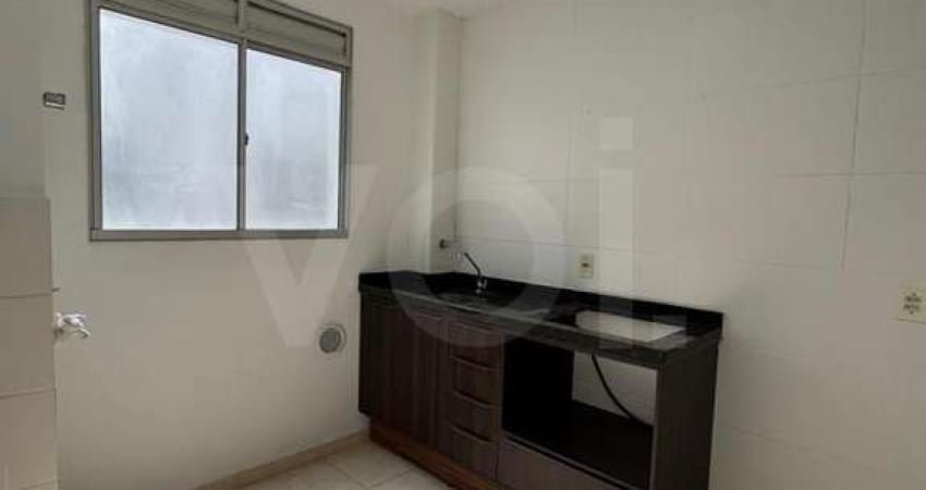 Apartamento para Locação em Joinville, Adhemar Garcia, 2 dormitórios, 1 banheiro, 1 vaga