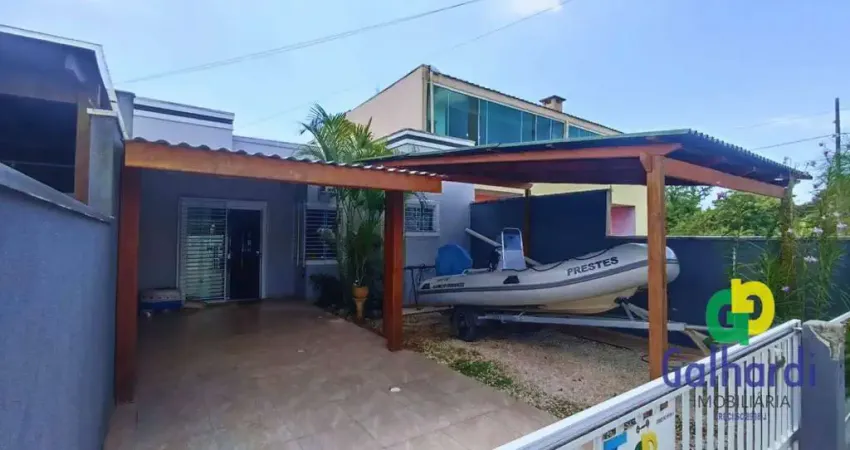 Casa com 2 dormitório sendo 1 suíte  à venda, 106 m² por R$ 385.000 - Sao José - Itapoá/SC