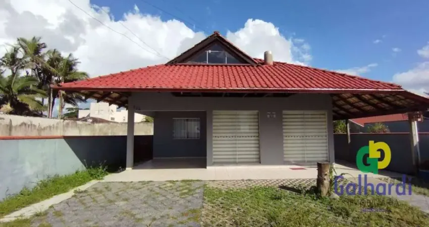 Casa com 3 dormitórios sendo 1 suite à venda, 222 m² por R$ 750.000 - Cambiju - Itapoá/SC