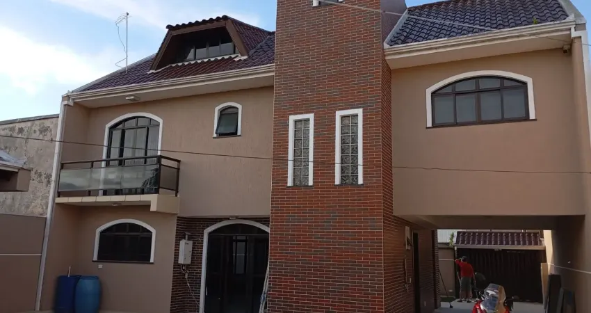 Hernaski administradora de imóveis vende se excelente casa no centro de pinhais