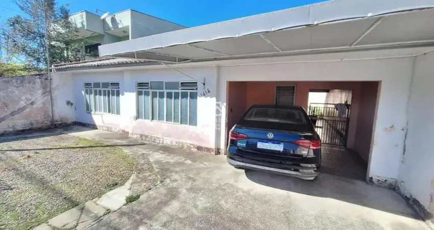 Casa com 3 quartos à venda na Avenida Florianópolis, 1414, Cajuru, Curitiba
