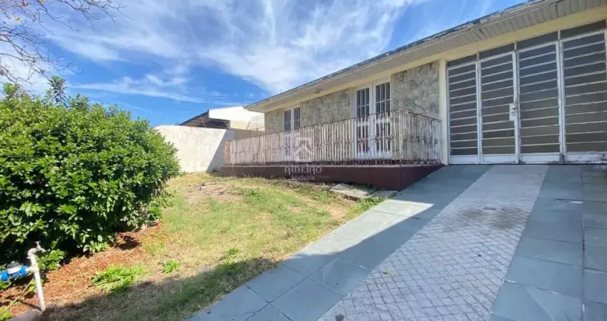 Casa com 3 quartos para alugar na Avenida José Gulin, 432, Bacacheri, Curitiba