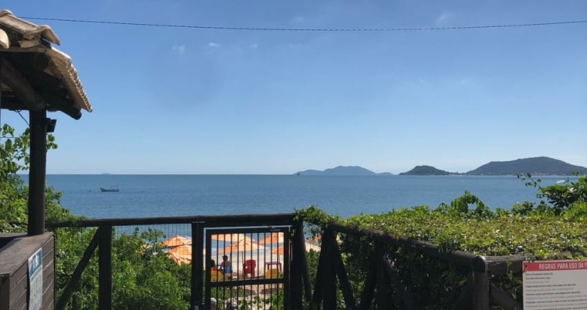 Apartamento 1 dormitório pé na areia em Canasvieiras