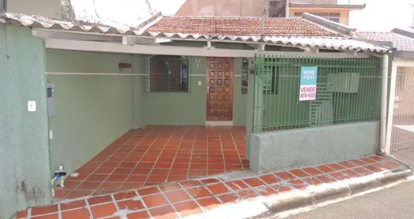 CASA EM CONDOMÍNIO NO CAJURU, COM 02 QUARTOS, 01 VAGA.