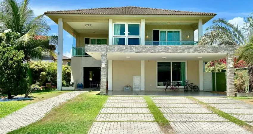 Disponível para você. Uma residência em lote único de 638m | Semi mobiliada.