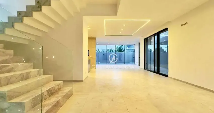Casa com 4 dormitórios à venda, 277 m² por R$ 1.990.000,00 - Cidade Alpha - Eusébio/CE