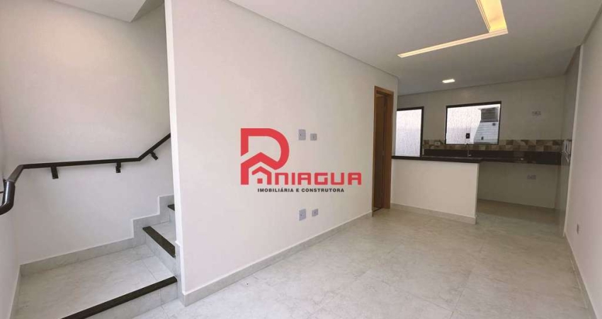 Casa de Condomínio com 2 quartos, Maracanã, Praia Grande - R$ 340 mil, Cod: 7022