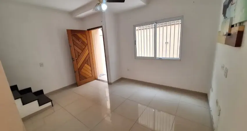 Sobrado em condomínio fechado ótima localização 14 minutos a pé da estação Patriarca Vila Ré