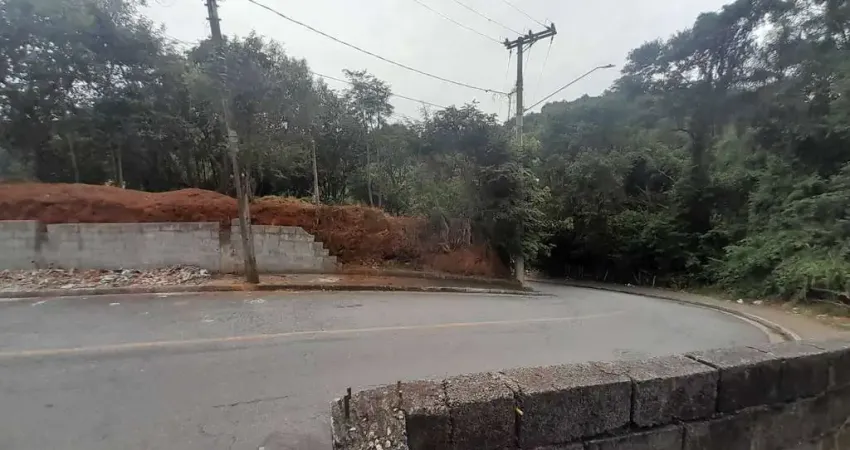 EXCELENTE LOTE DE ESQUINA