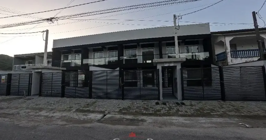 Apartamento NOVO com 02 quartos em Matinhos.