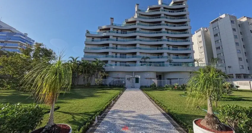 Apartamento com 03 quartos quadra mar em Caiobá!