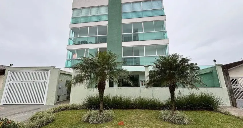 Apartamento com 02 suítes em Caiobá.