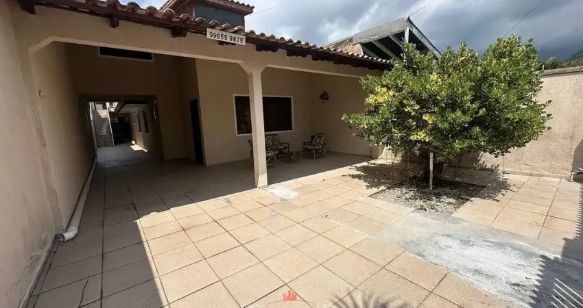 Oportunidade! Casa com 03 quartos em Caiobá!!