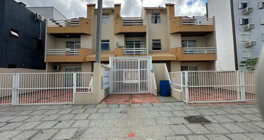 Apartamento duplex com 03 quartos em Caiobá!
