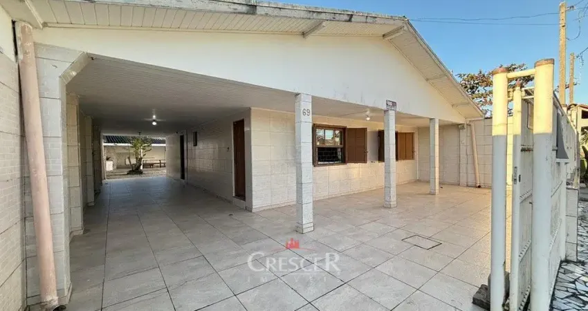 Casa com 3 quartos à venda na Rua Itacolomi, Solymar, Matinhos
