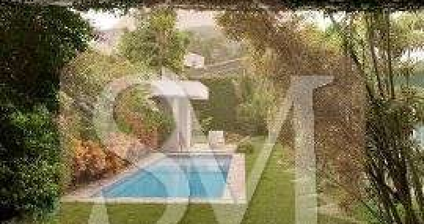 ITANHANGÁ CASA COM 4 SUÍTES , 500M² , LINEAR , 4 VAGAS , SEGURANÇA 24 HORAS ......