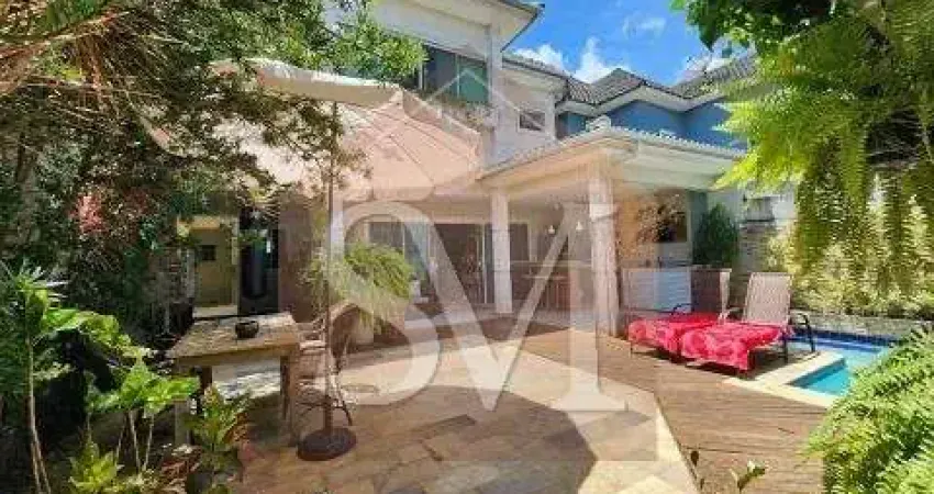 VARGEM PEQUENA CASA TRIPLEX COM 3 QUARTOS , SENDO 1 SUÍTE ,250M² , 4 VAGAS..
