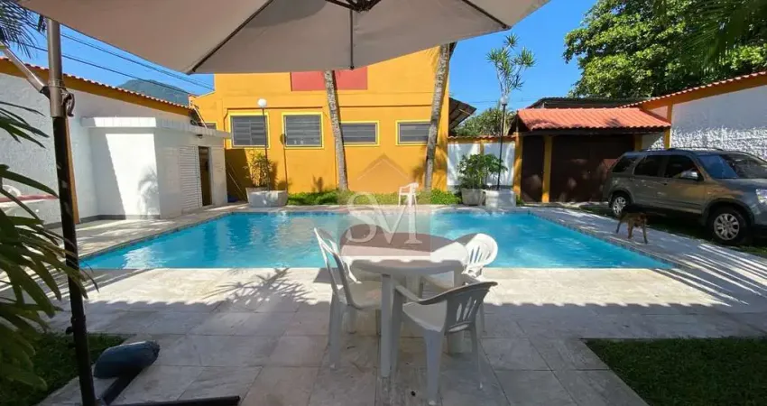 Imóvel de Luxo em Vargem Grande, 7 Quartos, 4 Suítes, 900 m², Estrada do Pacuí. Casa Legalizada!