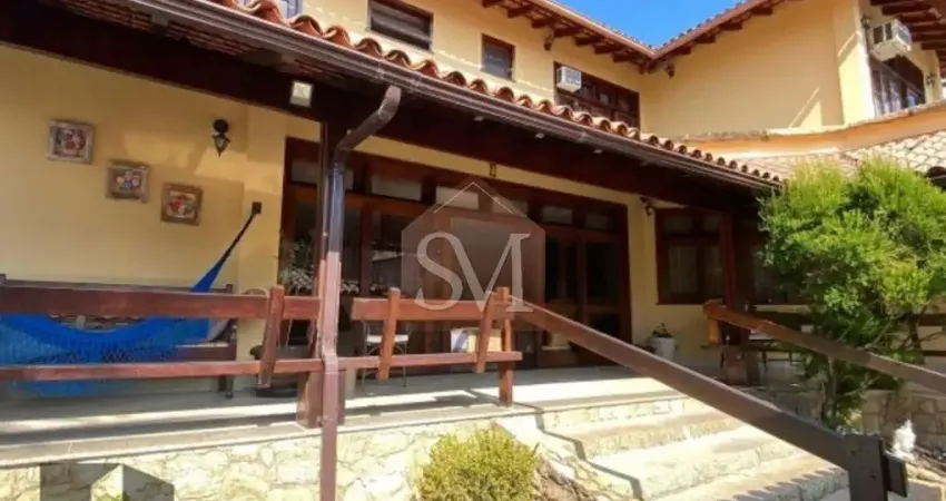 Aluguel de casa triplex de luxo na barra da tijuca, rio de janeiro - rj: 7 quartos, 5 suítes, 2 salas, 7 banheiros, 4 vagas, 600m².