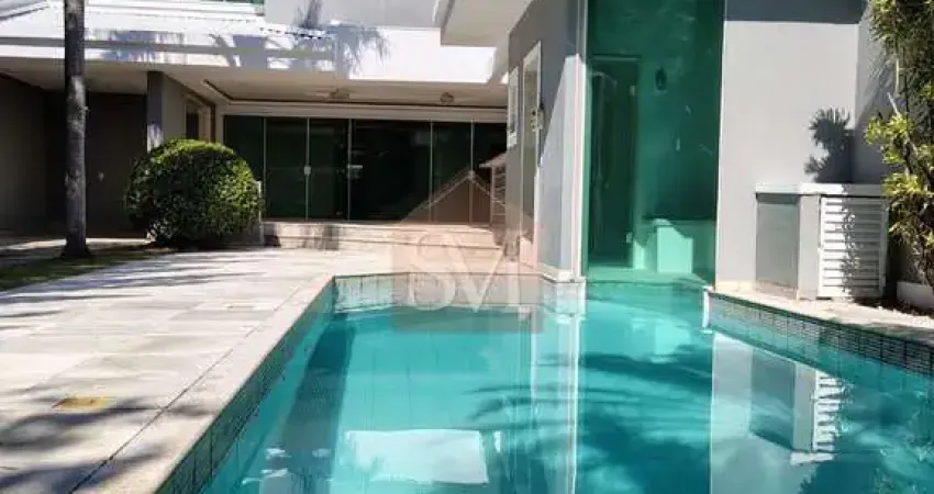 Casa de luxo na barra da tijuca: 4 suítes, 332m², condomínio santa marina reformada e pronta para visita!