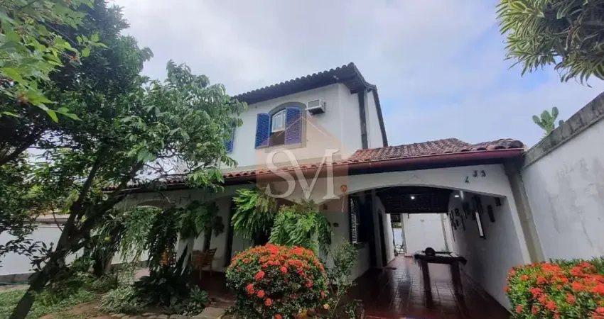 Linda casa duplex em condomínio fechado na freguesia: 4 quartos, piscina, placas solares.