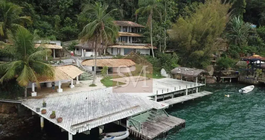 ANGRA DOS REIS ,CASA  EM  BRACUI ANGRA DOS REIS 6 SUÍTES COM ATRACADOURO