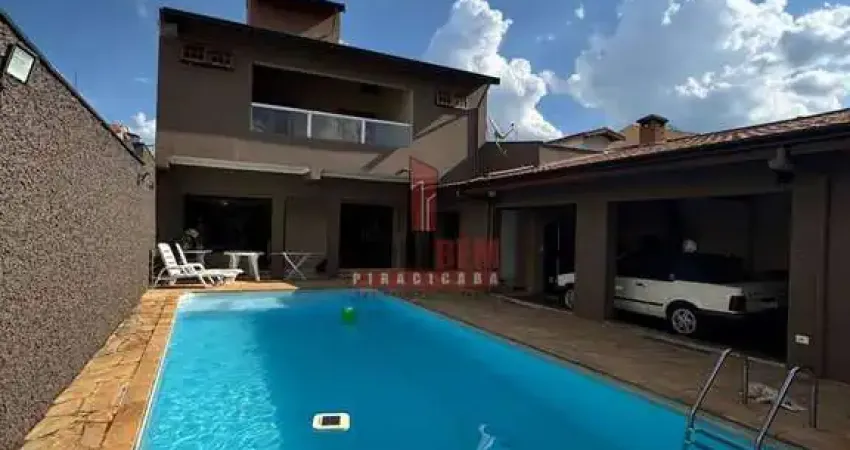 Sobrado com 4 dorms, 3 suítes, piscina e área goutmet.