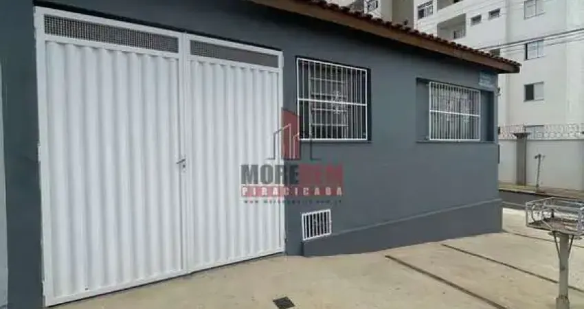 Casa à venda na Vila Independência com 2 dorms, 1 banheiro, 1 vaga.