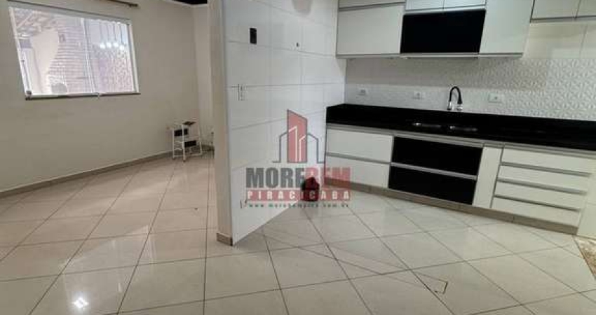 Ótima casa com 3 dorms, suite, armários e ar condicionado.