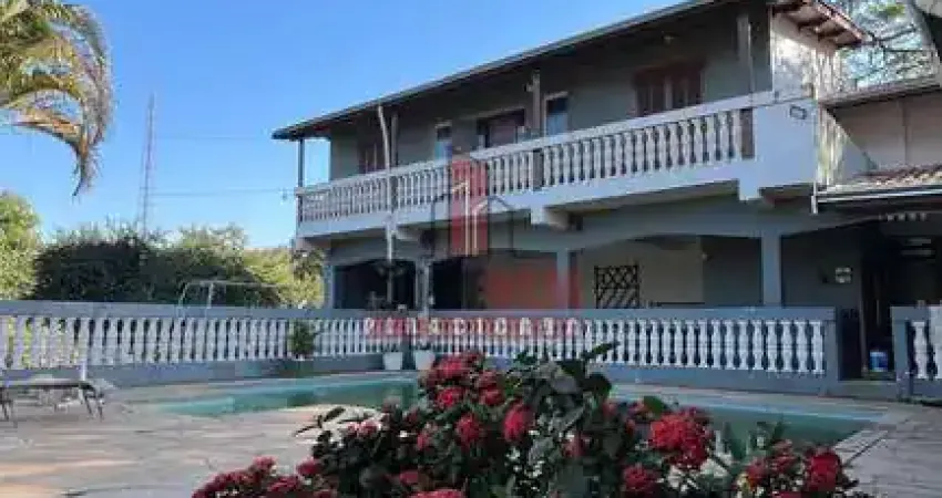 Linda Chácara a venda com 2.000m², 2 quartos, piscina, churrasqueira e mais