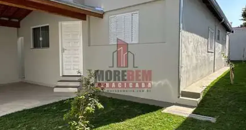 Linda Casa Reformada com Terreno 250m² no Parque Orlando com 3 quartos