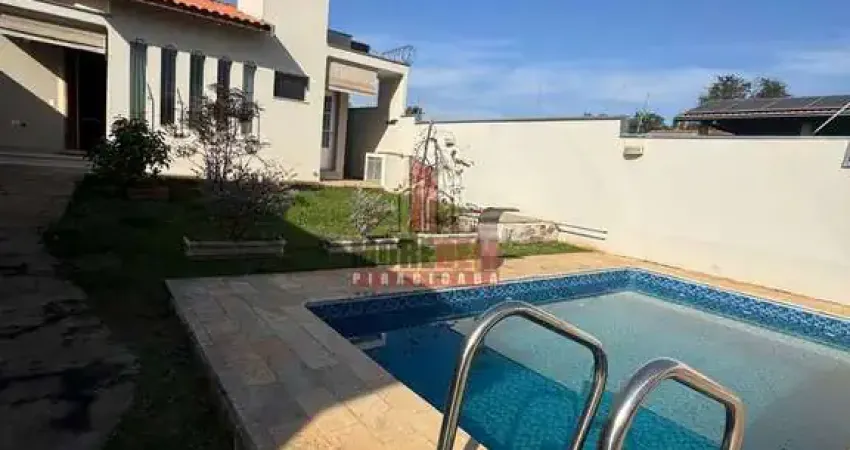 Casa com 4 dorms, sendo 2 suites (incluindo a edícula), piscina e amplo terreno