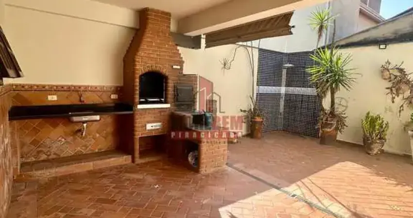 Sobrado com 3 dorms, espaço gourmet e ar-condicionado /Jardim Castor/ R$ 440 mil