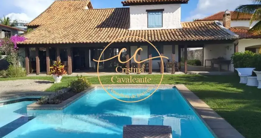 Casa de luxo em São Bento, Cabo Frio-RJ: 9 suítes, 800 m², 4 vagas, piscina, jacuzzi com vista para o canal.
