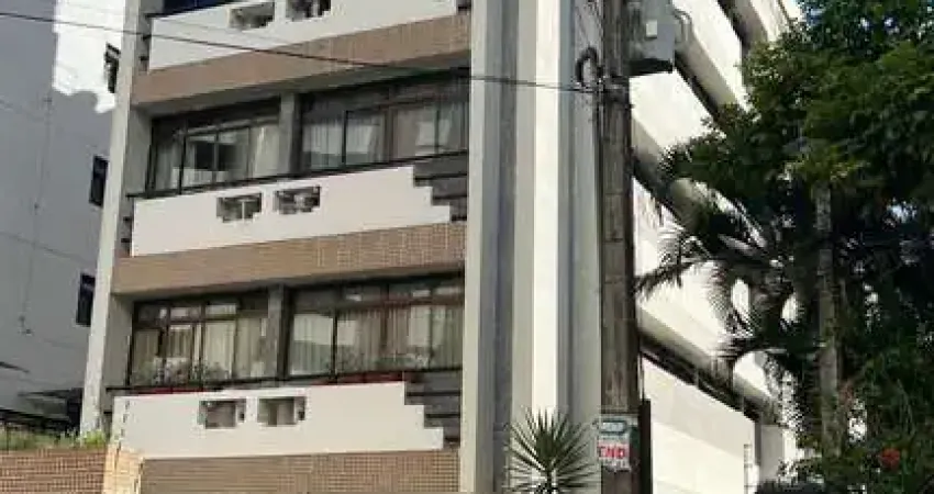 Oportunidade para quem quer morar bem! Alta metragem, próximo à praia!