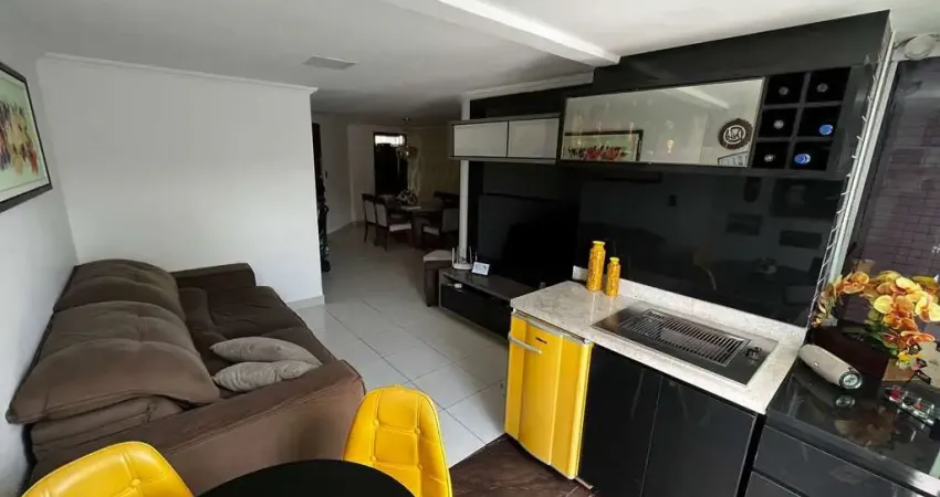 Com varanda e área externa privativa! apartamento amplo perfeito para viver em família!