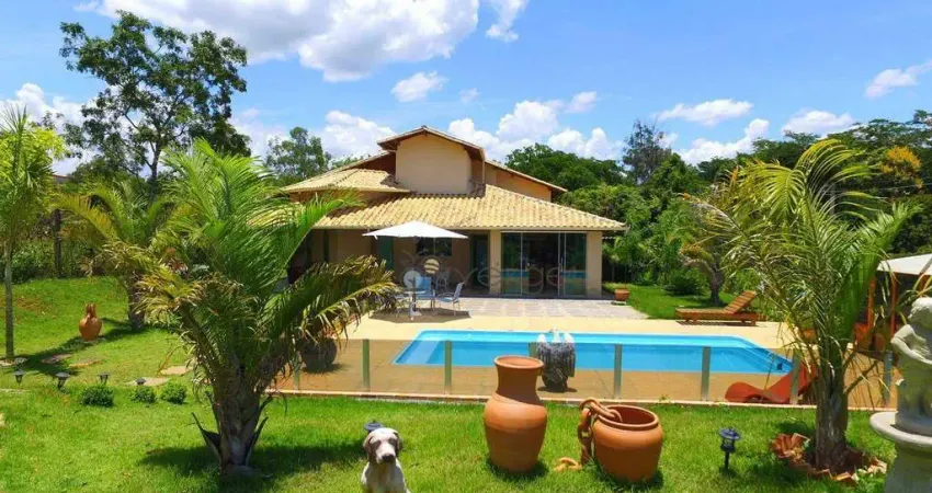 Casa com 3 dormitórios à venda, 330 m² por R$ 1.300.000 - Condomínio Vale Do Luar - Jaboticatubas/MG